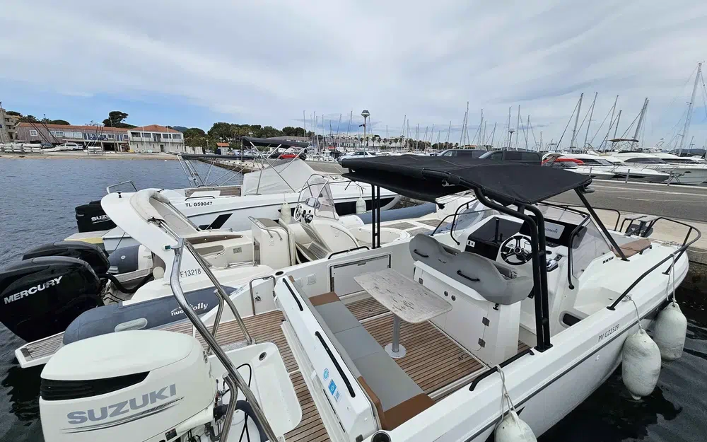slider 2 Beneteau Flyer 8 SUNdeck