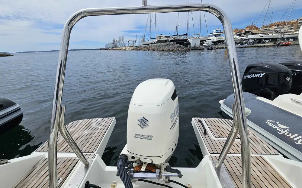 slider 4 Beneteau Flyer 8 SUNdeck
