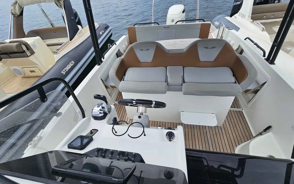 slider 6 Beneteau Flyer 8 SUNdeck