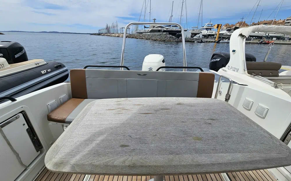 slider 7 Beneteau Flyer 8 SUNdeck