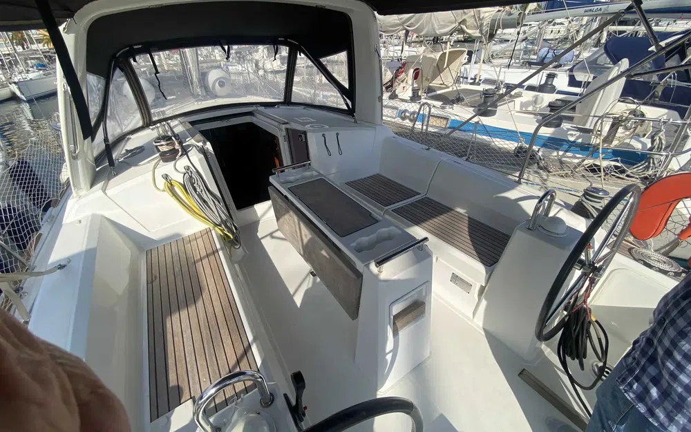 slider 2 Beneteau Oceanis 35.1