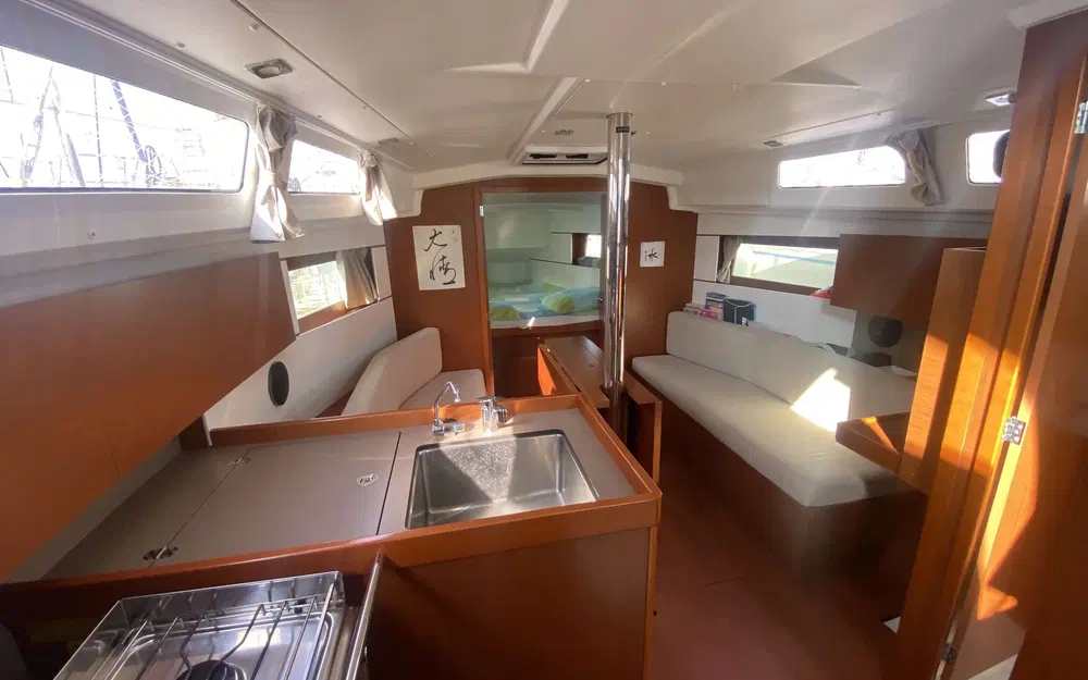 slider 7 Beneteau Oceanis 35.1