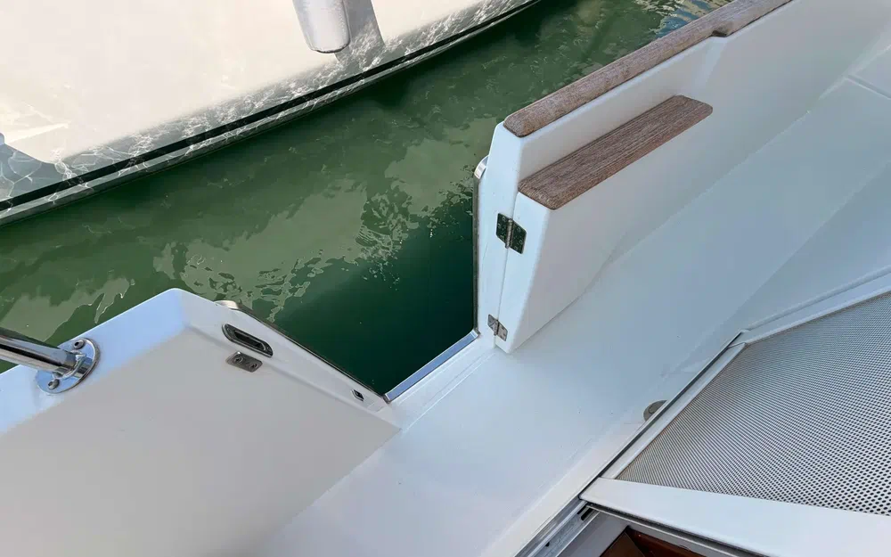 slider 3 Beneteau Swift Trawler 34