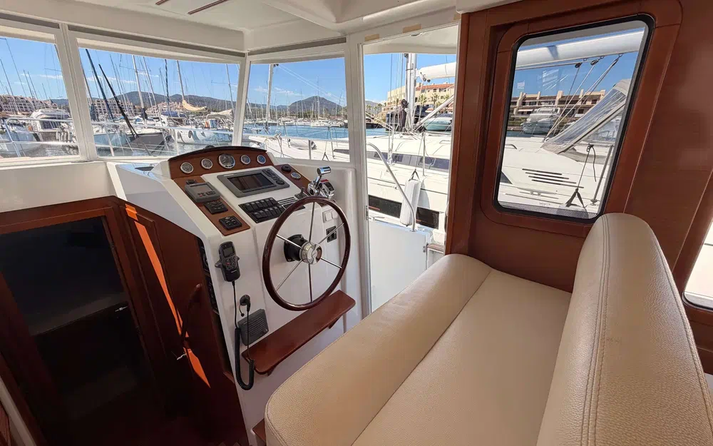 slider 7 Beneteau Swift Trawler 34