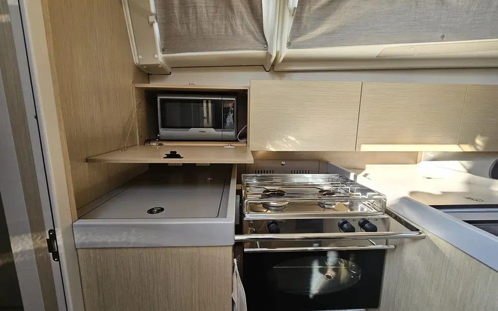 slider 10 Beneteau Oceanis 38.1