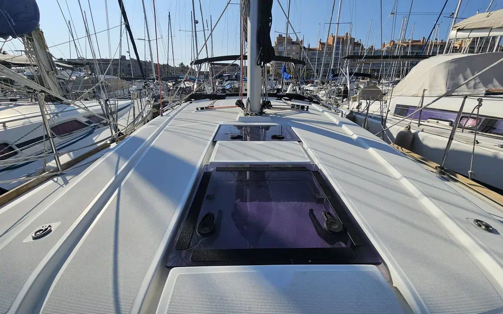 slider 7 Beneteau Oceanis 38.1