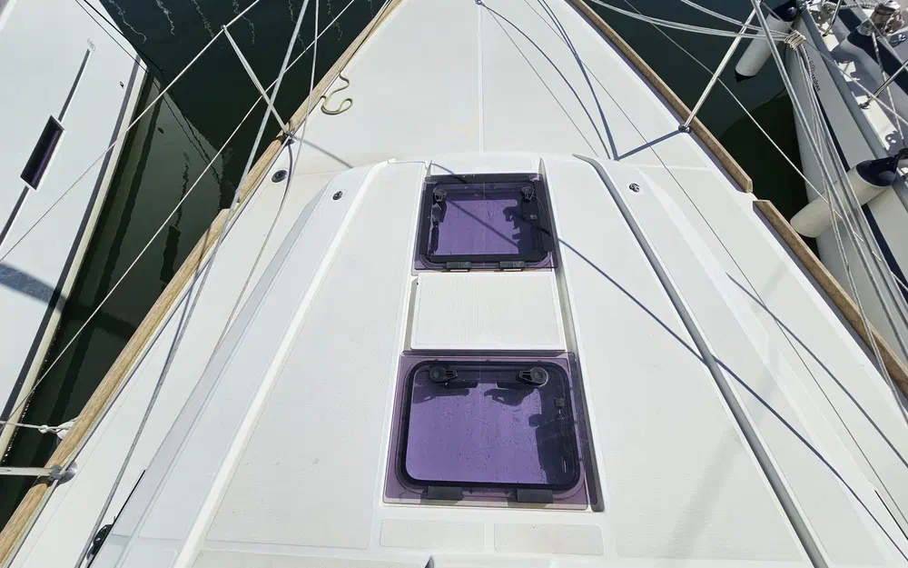 slider 8 Beneteau Oceanis 38.1