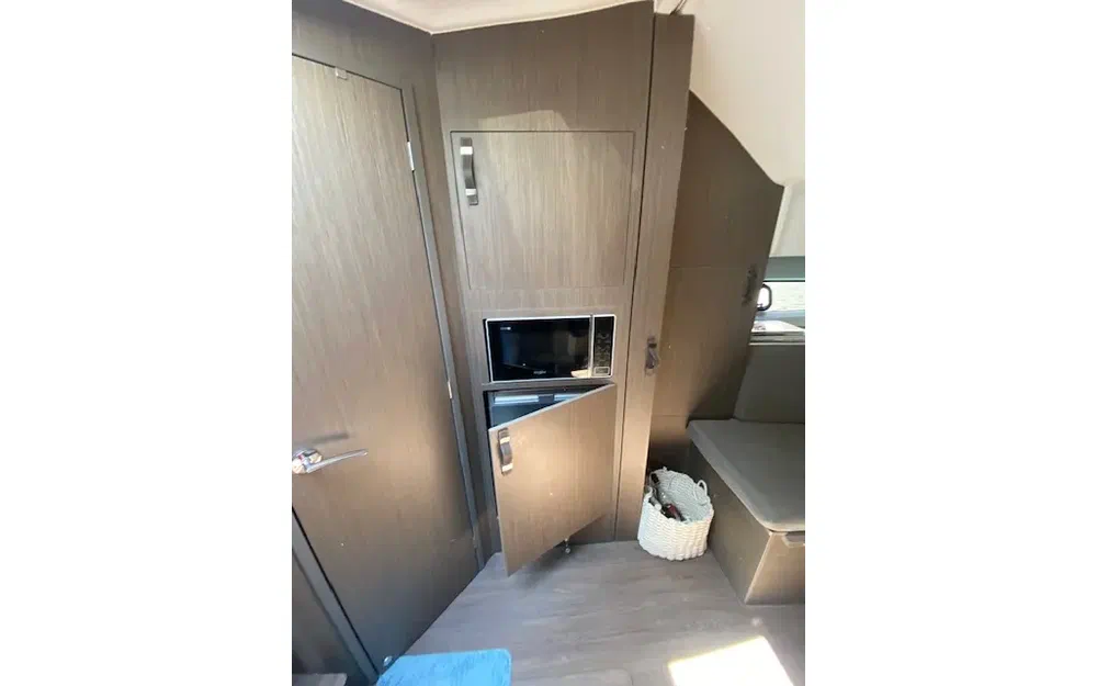 slider 12 Beneteau Gran Turismo 32