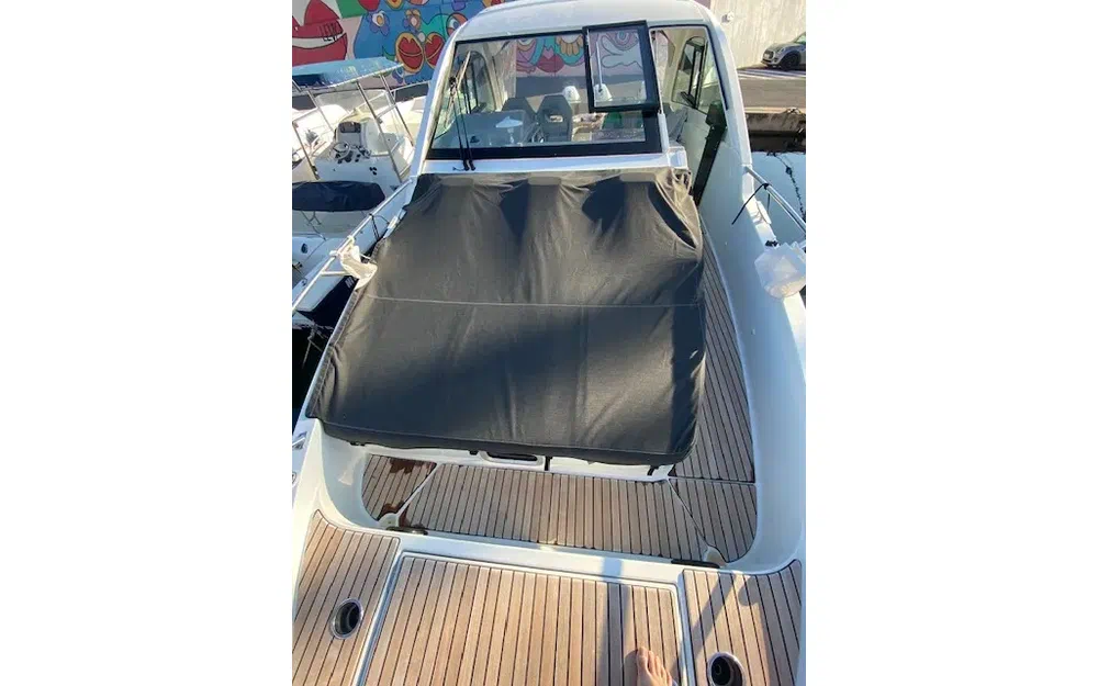 slider 17 Beneteau Gran Turismo 32