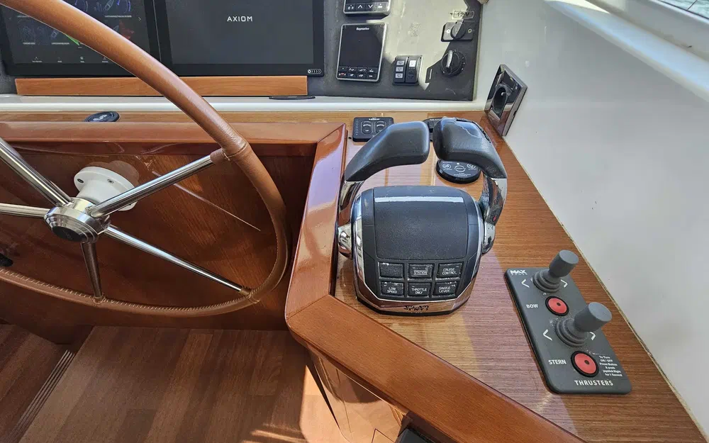 slider 10 Beneteau Swift Trawler 52