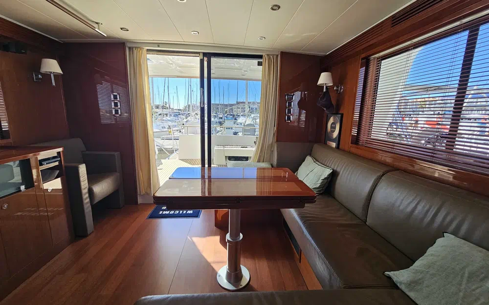 slider 13 Beneteau Swift Trawler 52