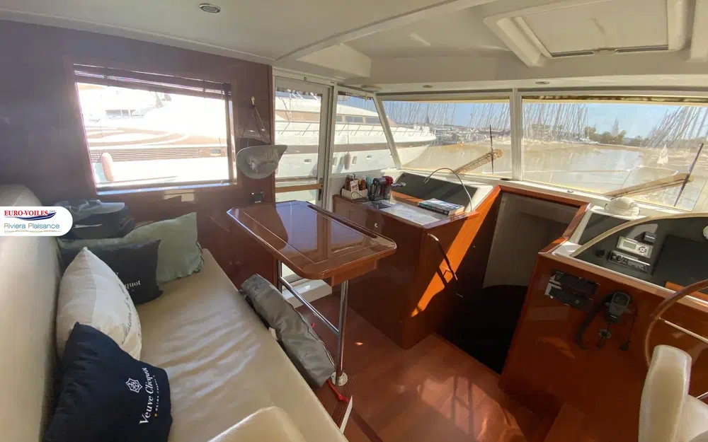 slider 14 Beneteau Swift Trawler 52