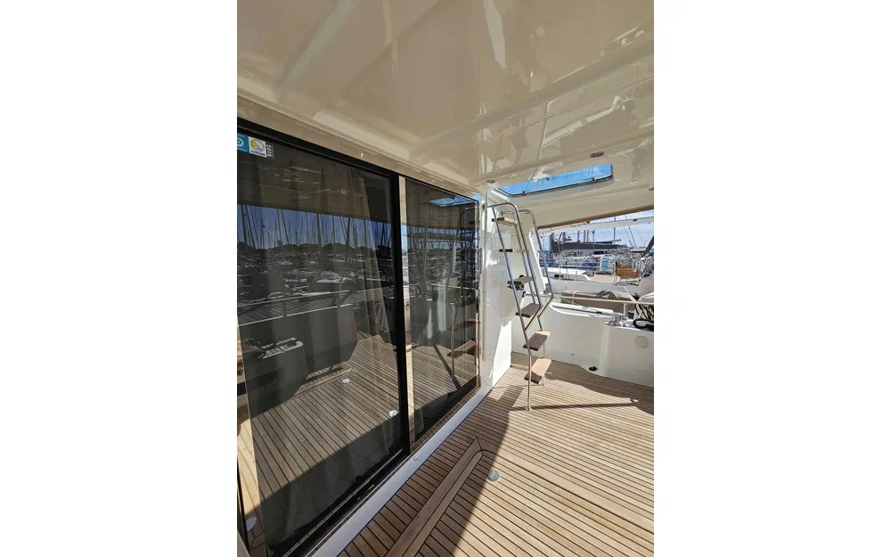 slider 2 Beneteau Swift Trawler 52