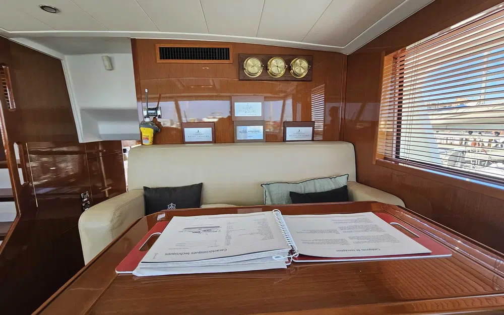 slider 7 Beneteau Swift Trawler 52