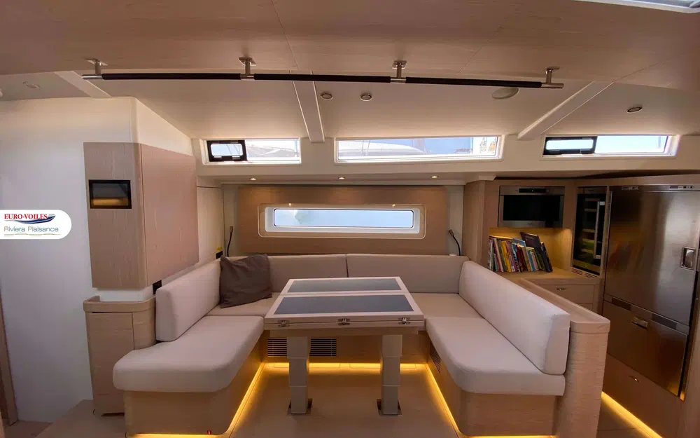 slider 11 Beneteau Oceanis 60
