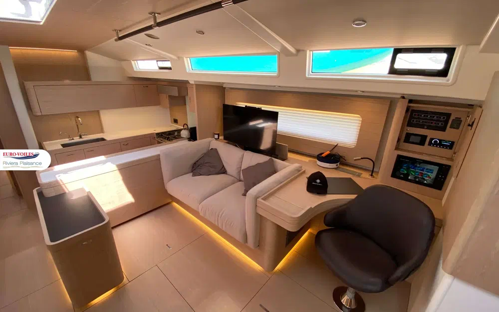 slider 12 Beneteau Oceanis 60