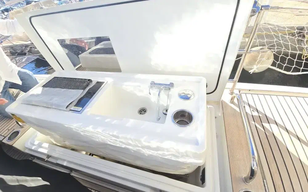 slider 18 Beneteau Oceanis Yacht 62