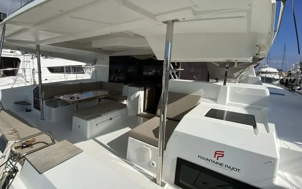 slider 5 Fountaine Pajot Saona 47