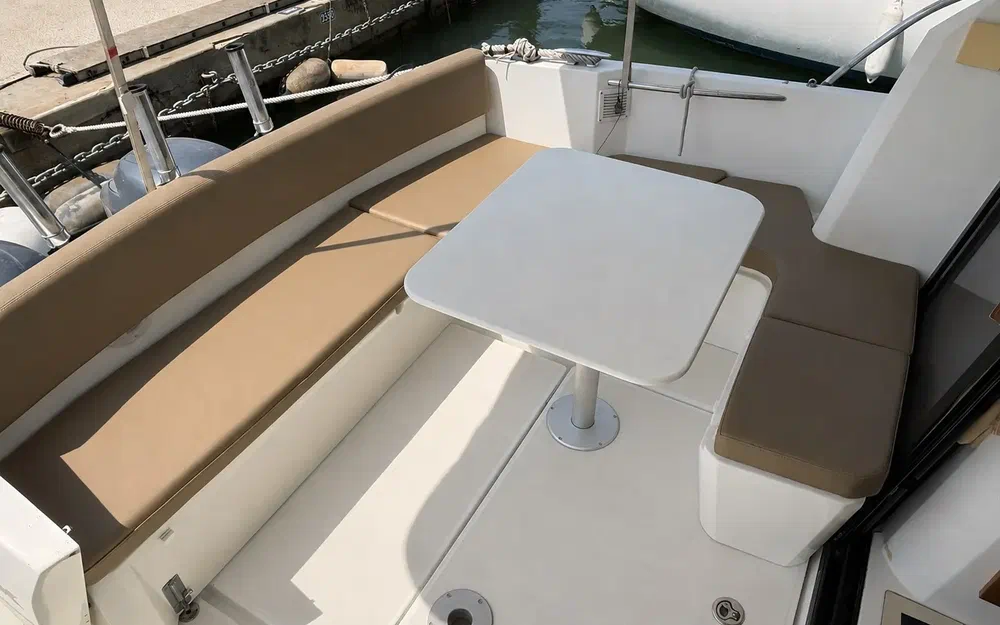 slider 3 Jeanneau Merry Fisher 855
