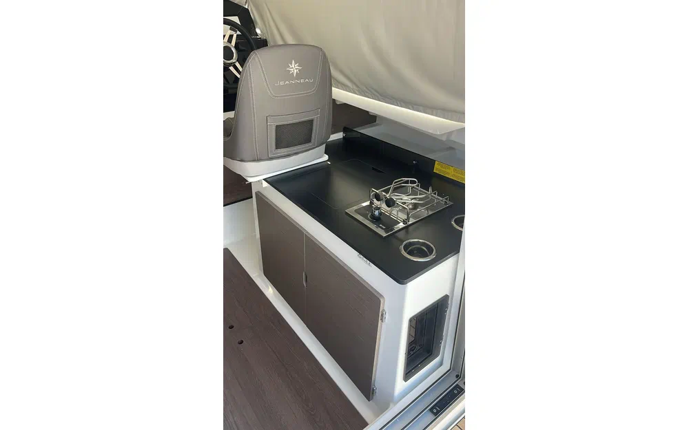 slider 4 Jeanneau Merry fisher 795 S2