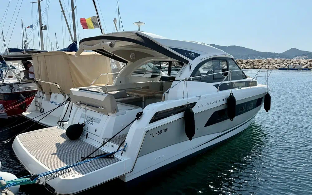 slider 6 Jeanneau Leader 33