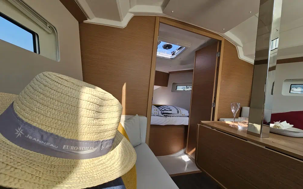 slider 16 Jeanneau sun odyssey 350