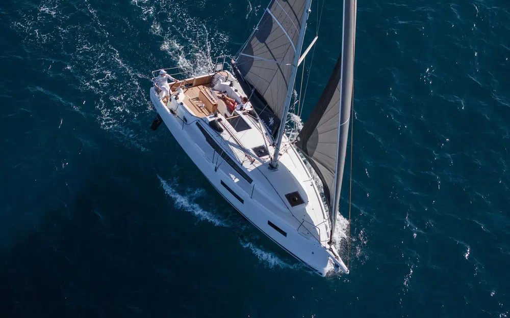 slider 1 Jeanneau sun odyssey 350