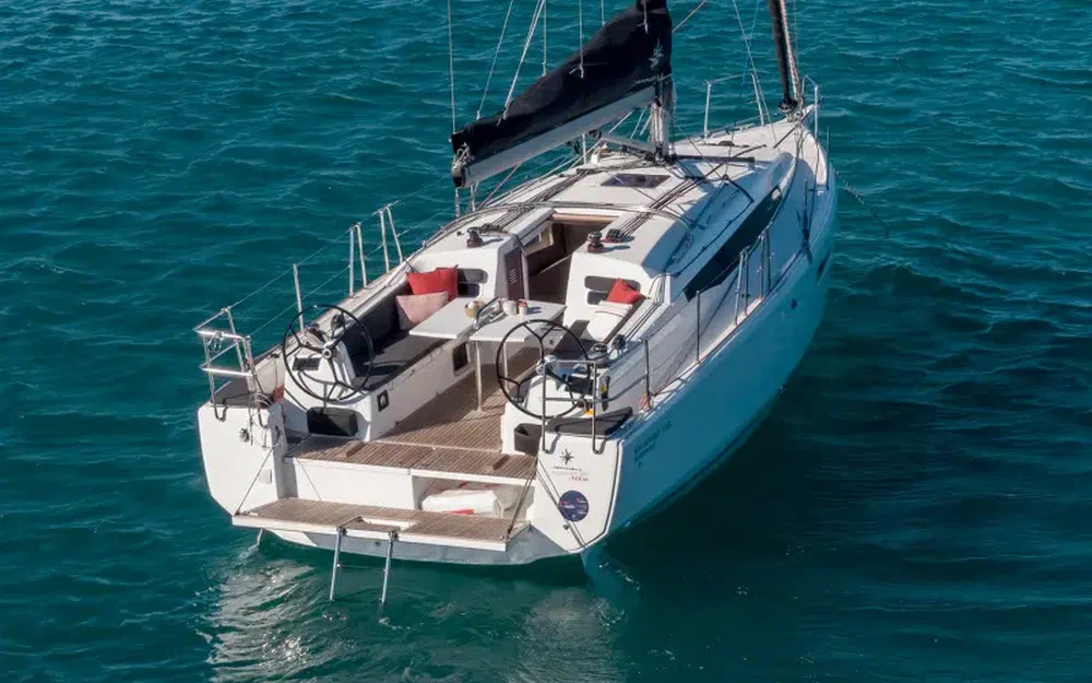 slider 1 Jeanneau Sun Odyssey 380