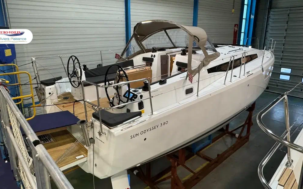 slider 5 Jeanneau Sun Odyssey 380