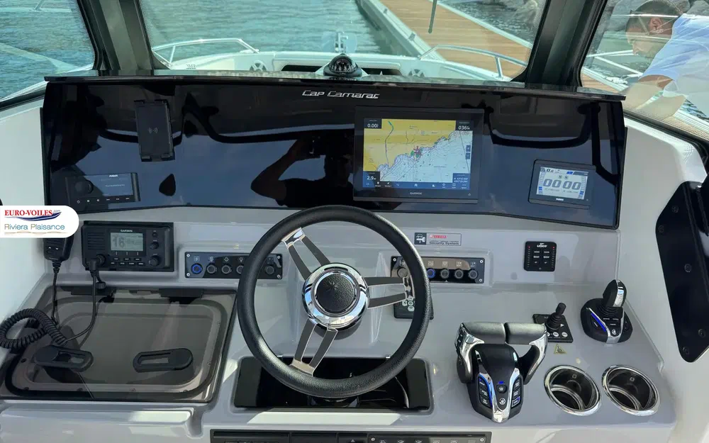 slider 7 Jeanneau Cap Camarat 9.0 CC