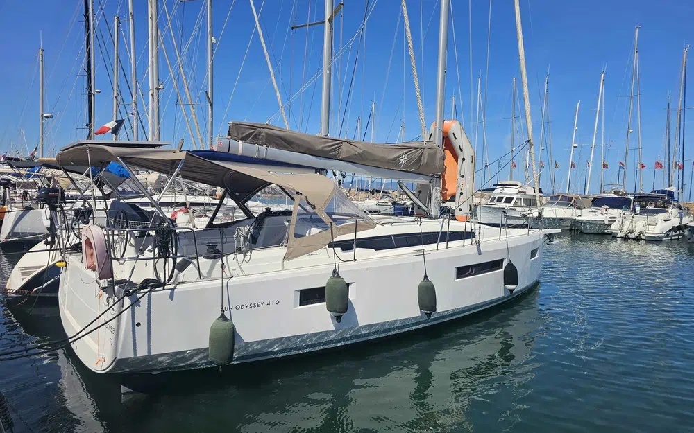 slider 0 Jeanneau Sun Odyssey 410