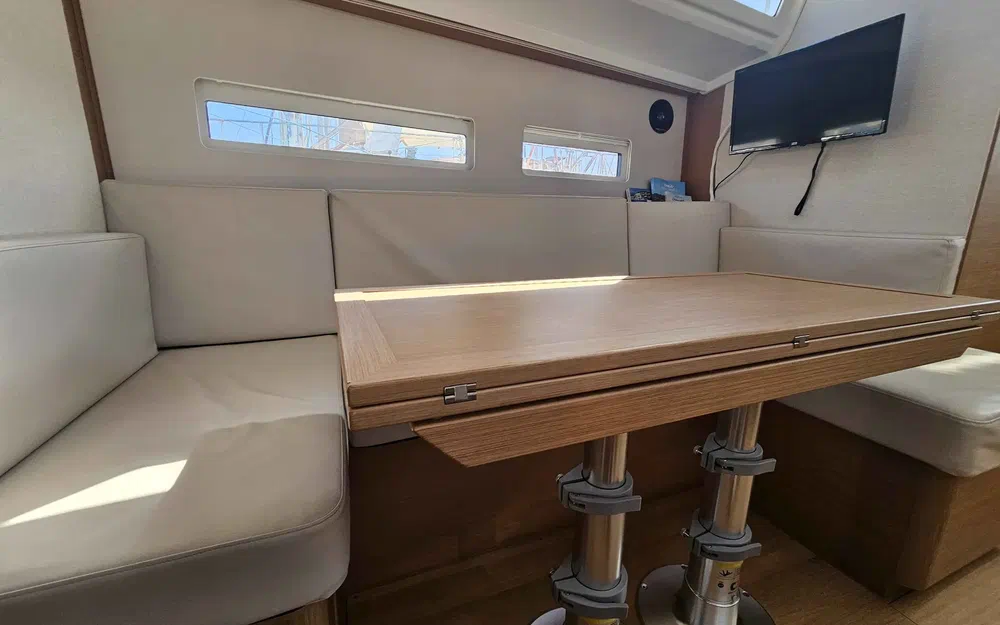 slider 10 Jeanneau Sun Odyssey 410