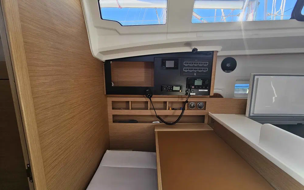 slider 14 Jeanneau Sun Odyssey 410