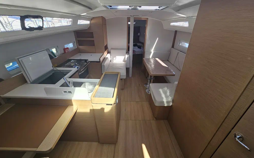 slider 8 Jeanneau Sun Odyssey 410