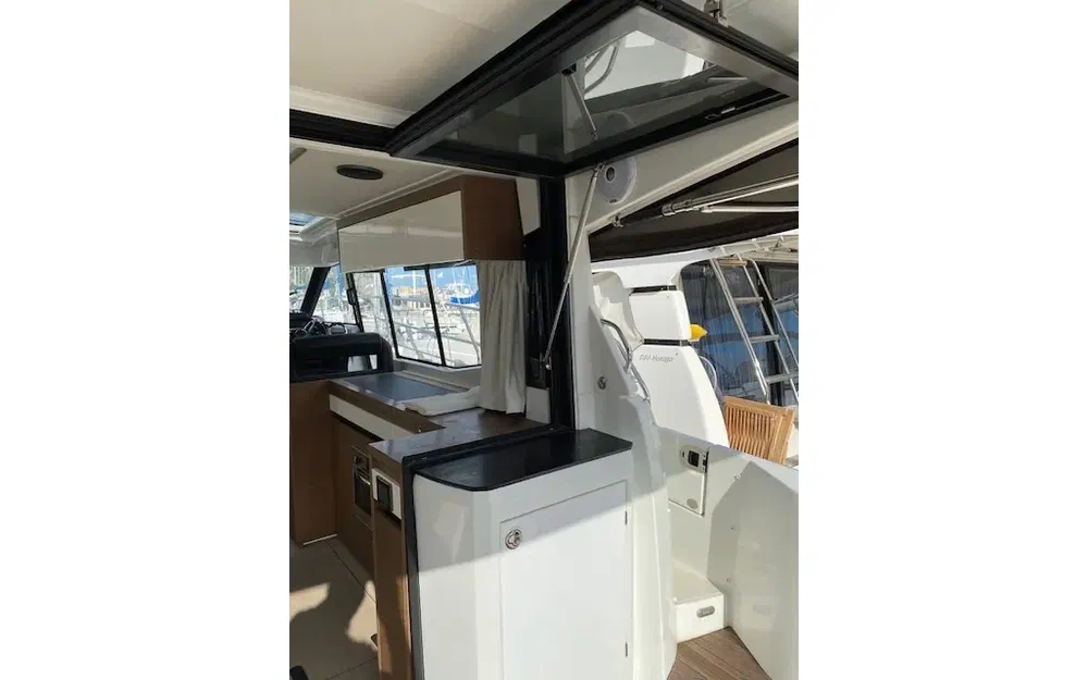slider 2 Jeanneau NC 37