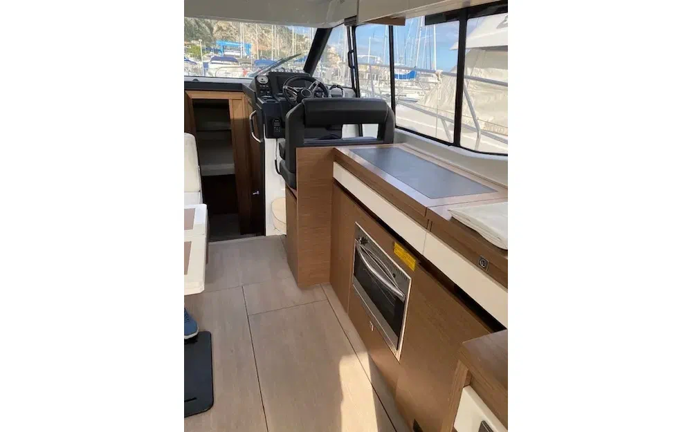 slider 5 Jeanneau NC 37