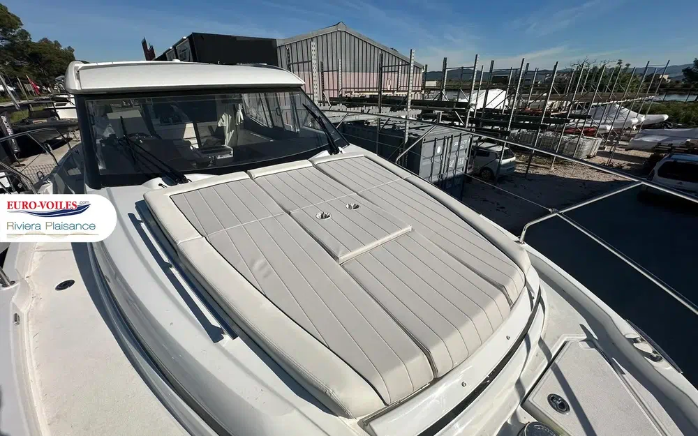 slider 6 Jeanneau NC 37