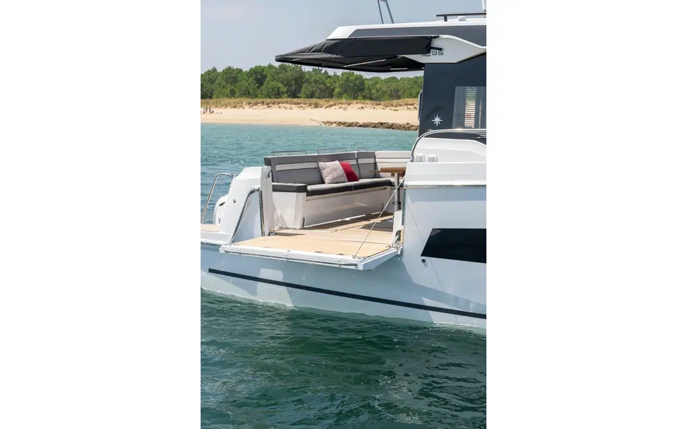 slider 10 Jeanneau Merry Fisher