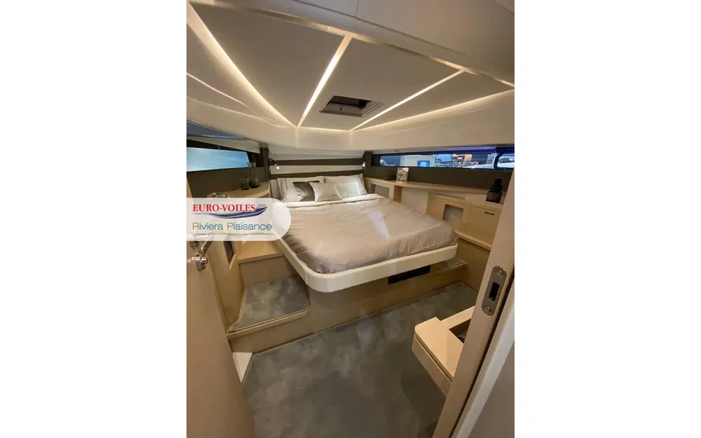 slider 10 Jeanneau DB 37