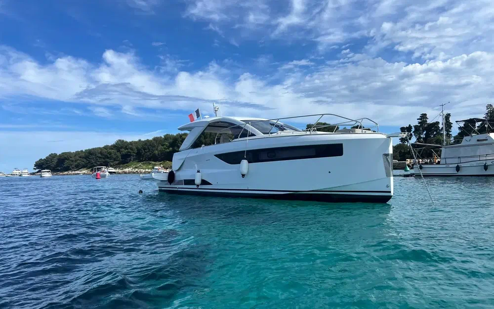 slider 1 Jeanneau DB 37