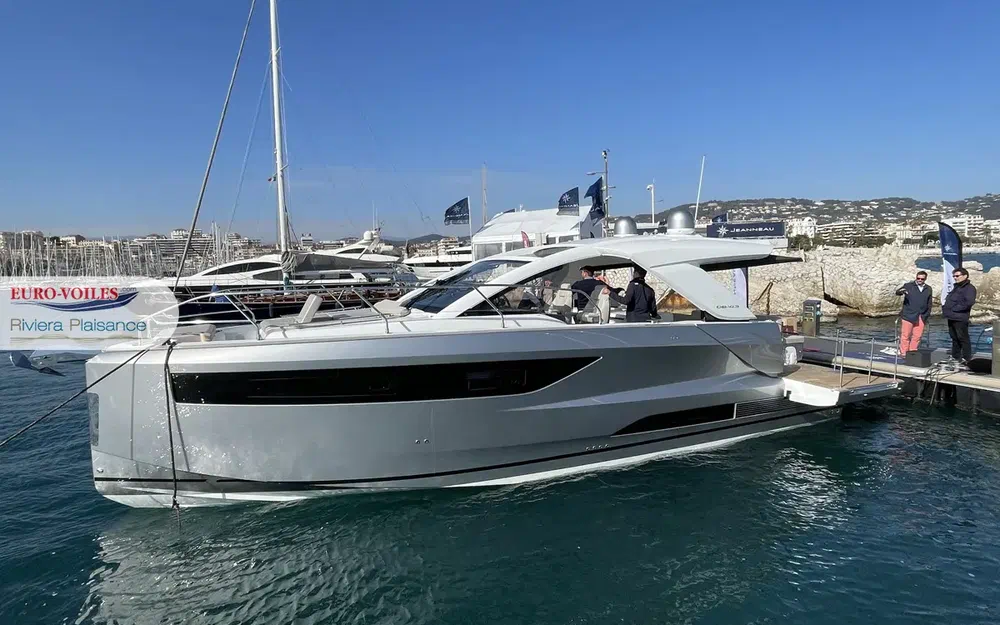 slider 0 Jeanneau DB 43