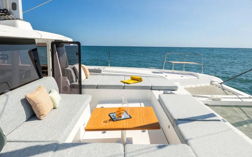 slider 20 Lagoon 47