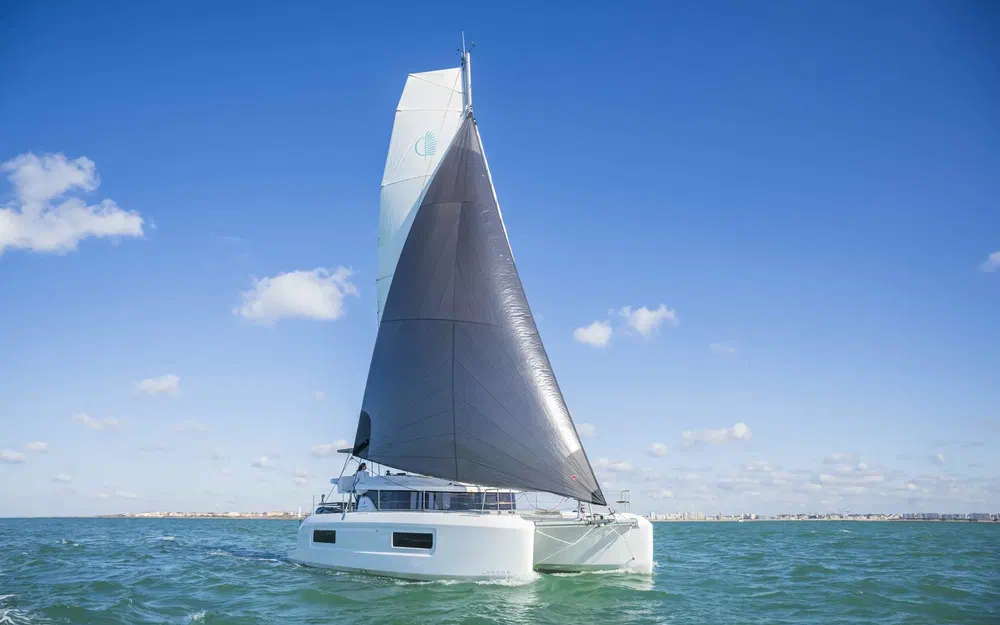 slider 8 Lagoon 38