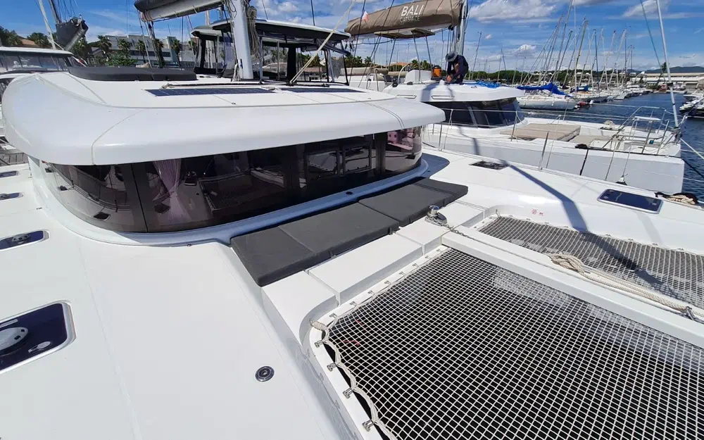 slider 2 Lagoon 42