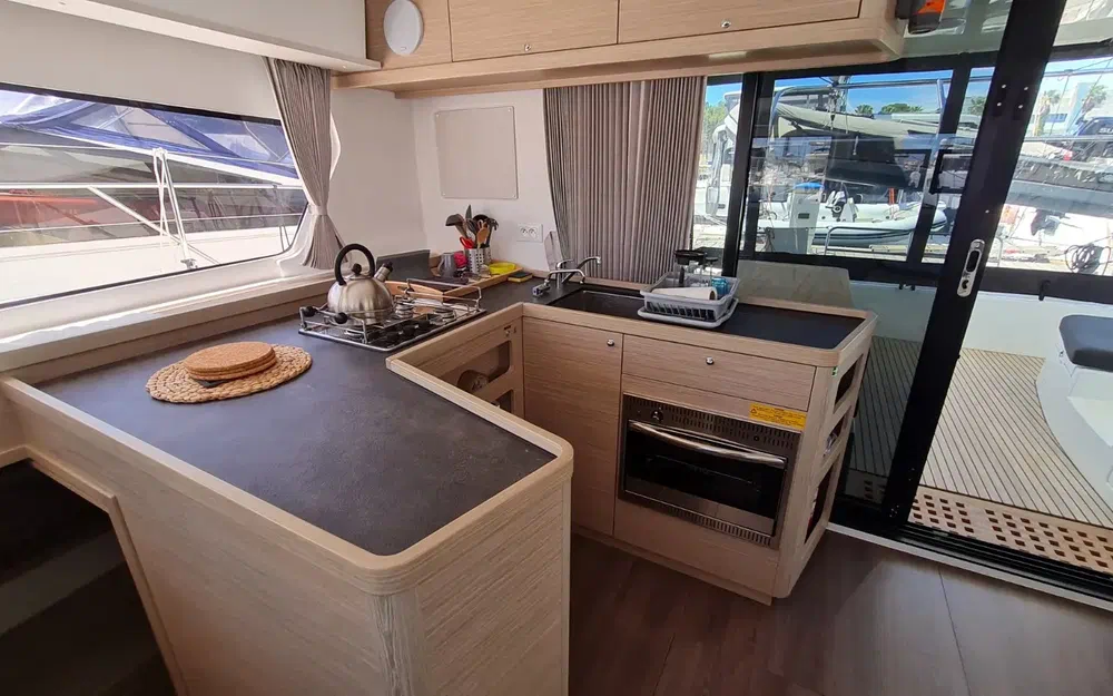 slider 8 Lagoon 42