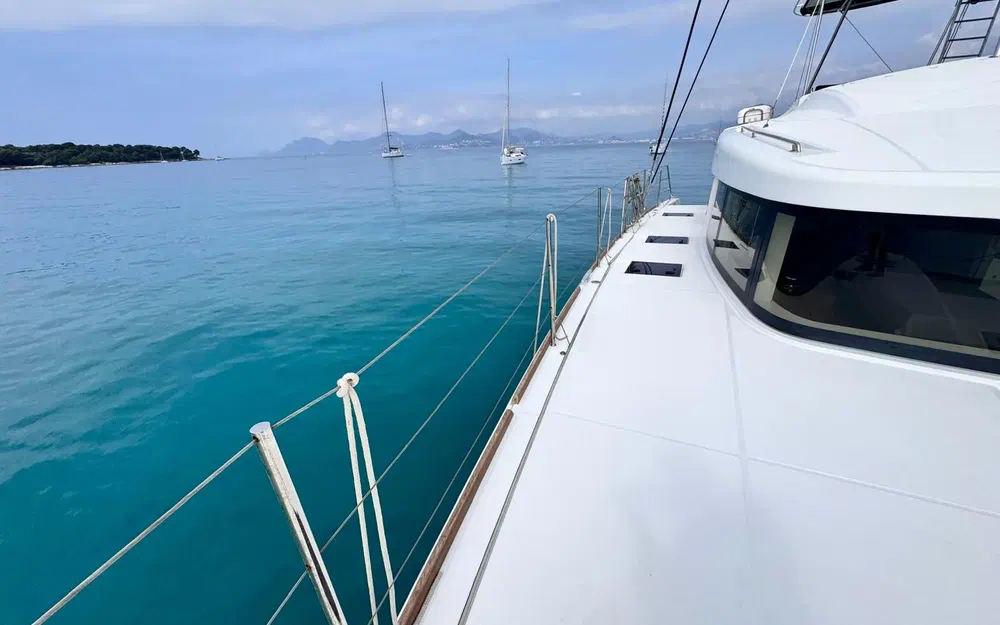 slider 10 Lagoon 52 F