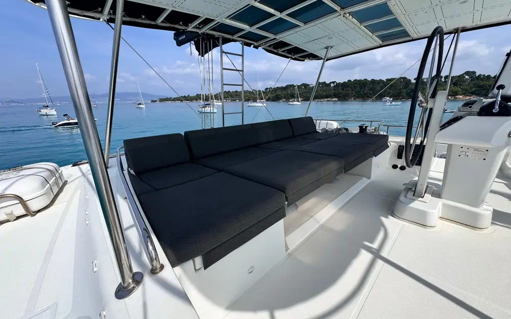 slider 12 Lagoon 52 F