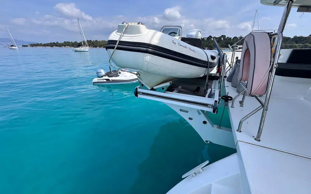 slider 18 Lagoon 52 F