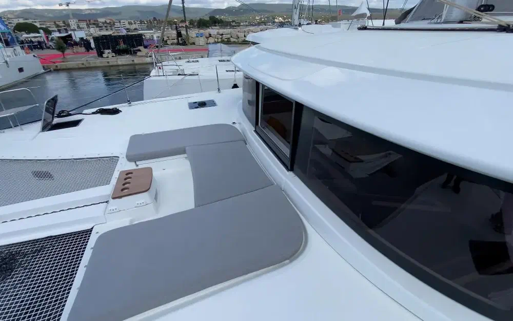 slider 16 Lagoon 46