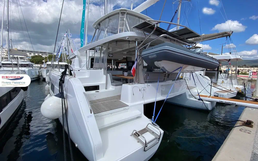 slider 1 Lagoon 46